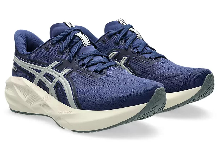 novablast 5 asics track club