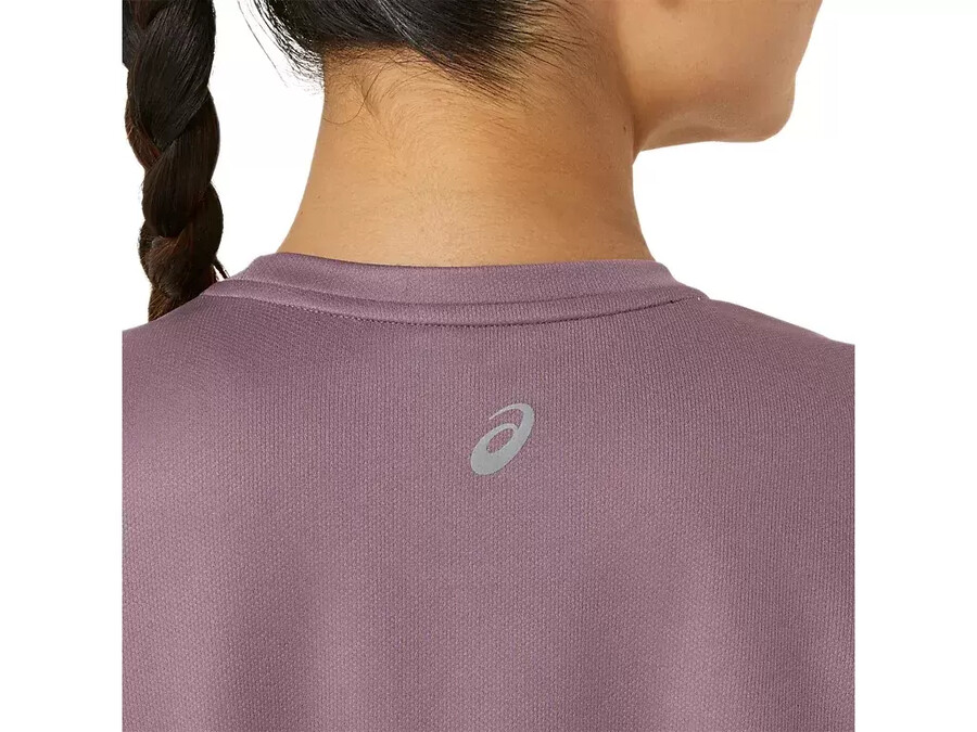 kurzarm-oberteil mit fujitrail-logo