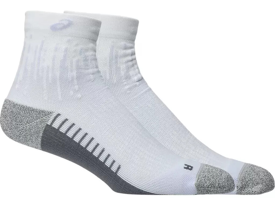 performance run sock quarter