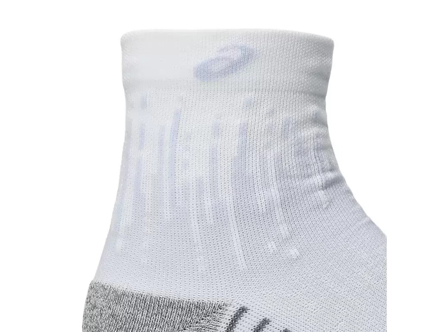 performance run sock quarter