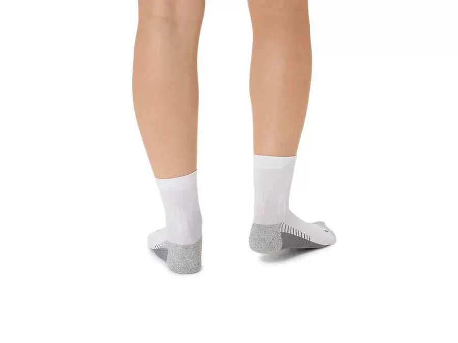 performance run sock quarter