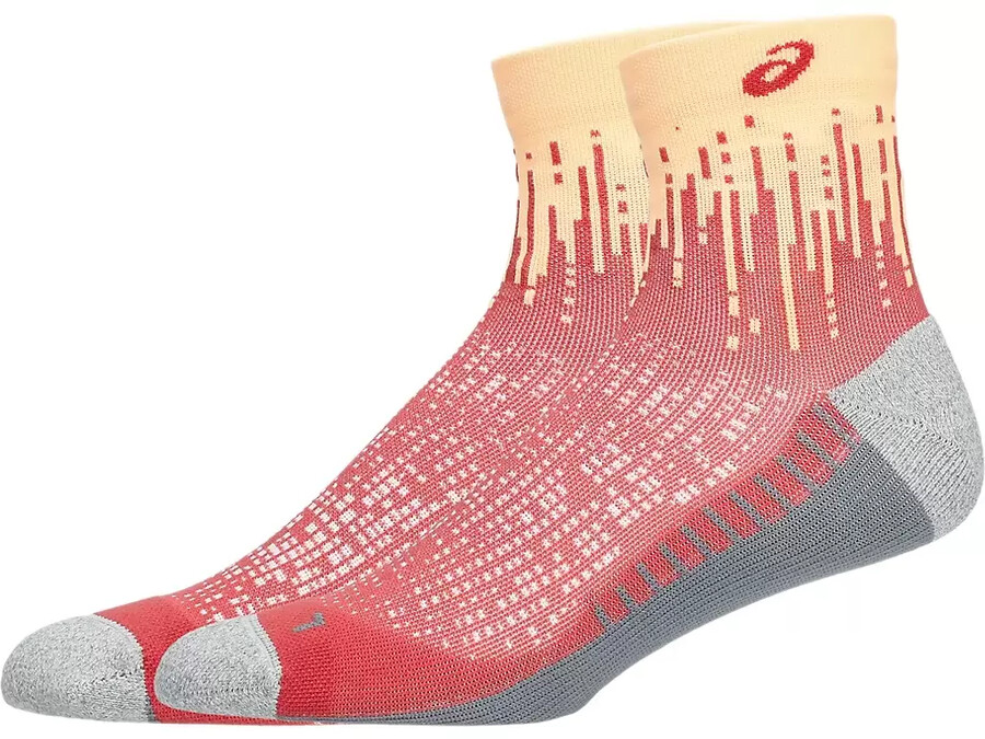 performance run sock quarter