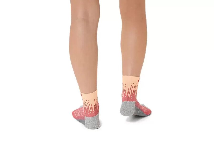 performance run sock quarter