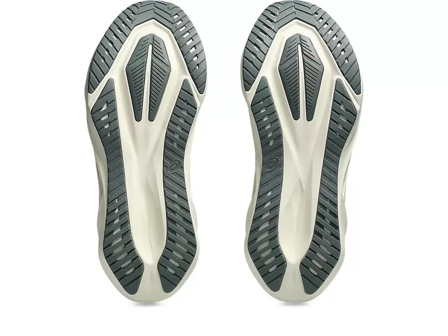 novablast 5 asics track club