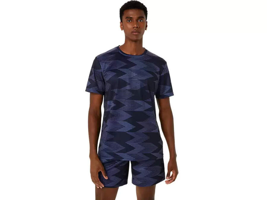 saisonales kurzarm-top mit allover-print